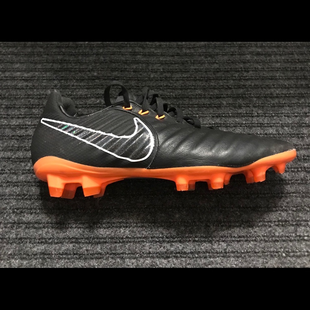 Nike Tiempos